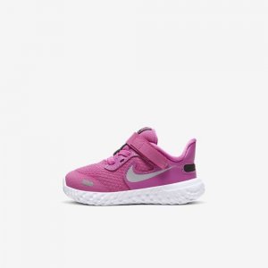 Nike Revolution 5 FlyEase | Active Fuchsia / Black / Metallic Silver