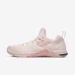 Nike Metcon Flyknit 3 | Echo Pink / White / Metallic Dark Grey / Cedar