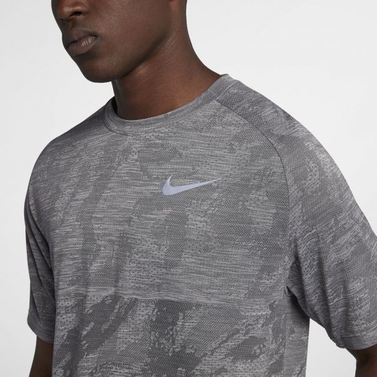 Nike Medalist | Gunsmoke / Atmosphere Grey - Click Image to Close