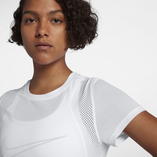 Nike | White / White - Click Image to Close