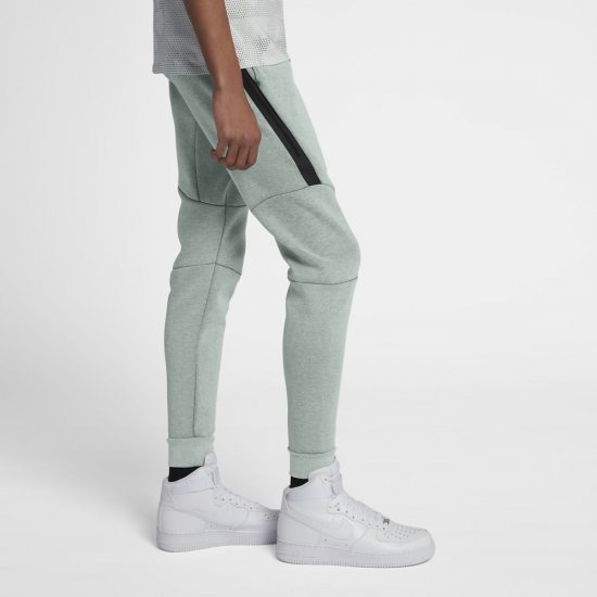 Nike Sportswear Tech Fleece | Barely Grey / Heather / Black - Click Image to Close