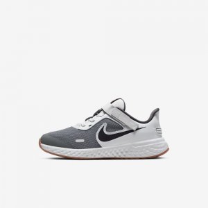 Nike Revolution 5 FlyEase | Light Smoke Grey / Photon Dust / Gum Medium Brown / Dark Smoke Grey