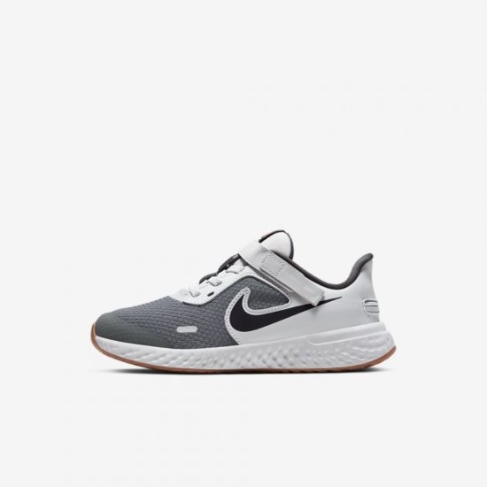 Nike Revolution 5 FlyEase | Light Smoke Grey / Photon Dust / Gum Medium Brown / Dark Smoke Grey - Click Image to Close