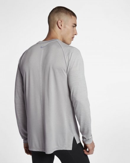 Nike Dri-FIT Medalist | Atmosphere Grey / White - Click Image to Close