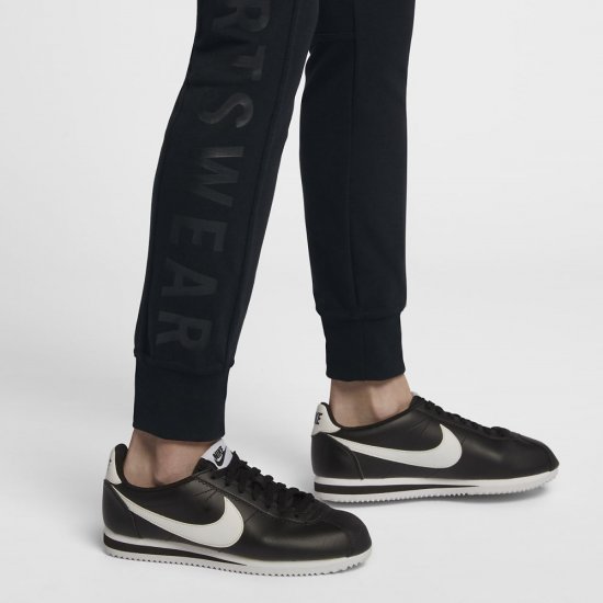 Nike Sportswear Essential | Black / Black - Click Image to Close