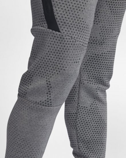 Nike Sportswear Tech Fleece | Carbon Heather / Black - Click Image to Close