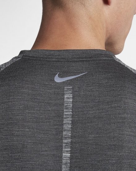 Nike Dri-FIT Medalist | Wolf Grey / Black - Click Image to Close