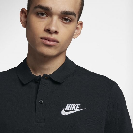 Nike Sportswear | Black / White - Click Image to Close