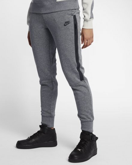 Nike Sportswear Tech Fleece | Carbon Heather / Heather / Black - Click Image to Close