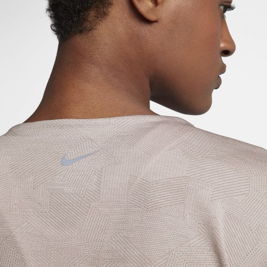 Nike Dri-FIT Medalist | Particle Rose / Barely Rose - Click Image to Close