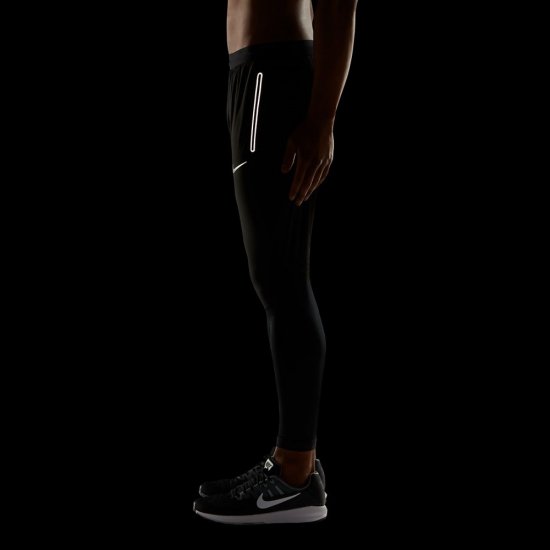 Nike Swift | Black - Click Image to Close