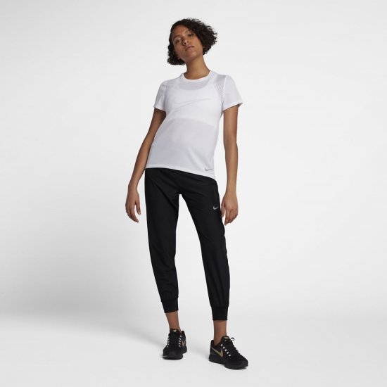 Nike Essential | Black - Click Image to Close