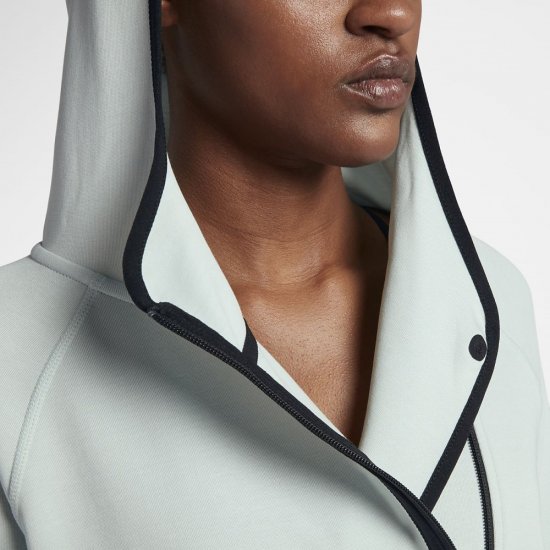 Nike Sportswear Tech Fleece | Barely Grey / Black - Click Image to Close