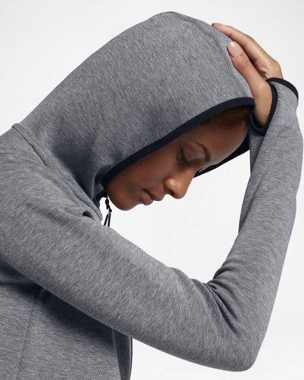 Nike Sportswear Tech Fleece | Carbon Heather / Black - Click Image to Close