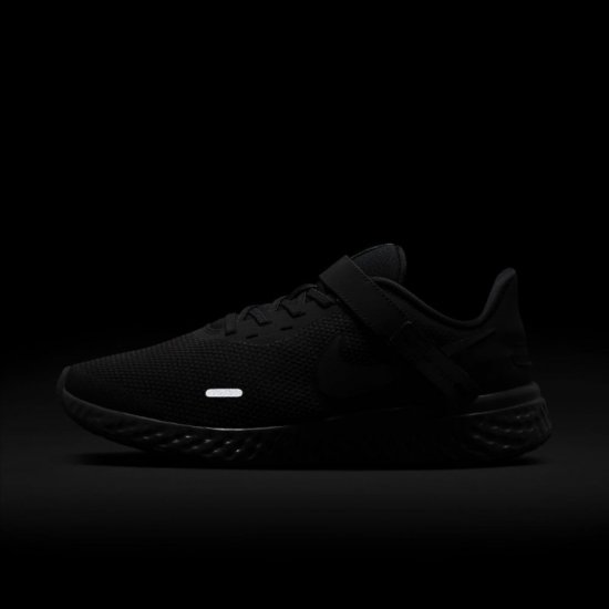 Nike Revolution 5 FlyEase | Black / Black / Black - Click Image to Close