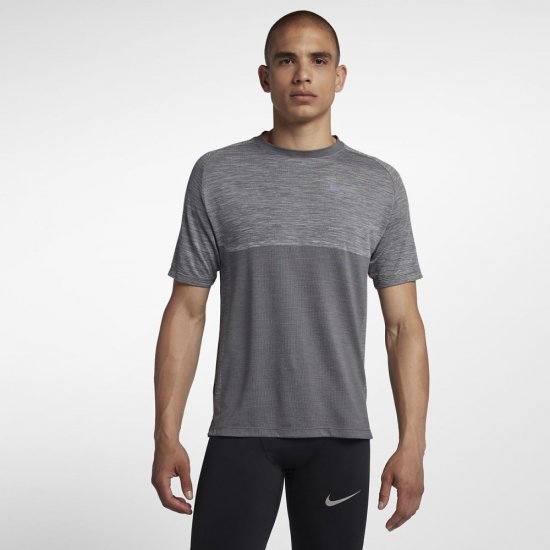 Nike Dri-FIT Medalist | Gunsmoke / Atmosphere Grey - Click Image to Close