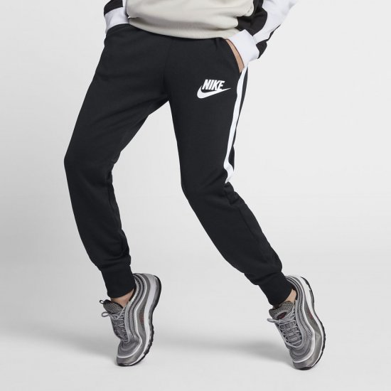 Nike Sportswear | Black / White - Click Image to Close