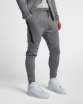 Nike Sportswear Tech Fleece | Carbon Heather / Black