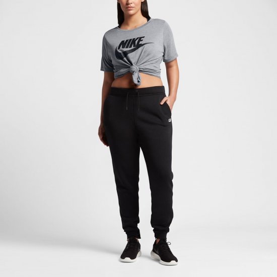 Nike Sportswear Essential | Carbon Heather / Black / Black - Click Image to Close