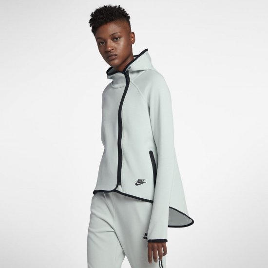 Nike Sportswear Tech Fleece | Barely Grey / Black - Click Image to Close