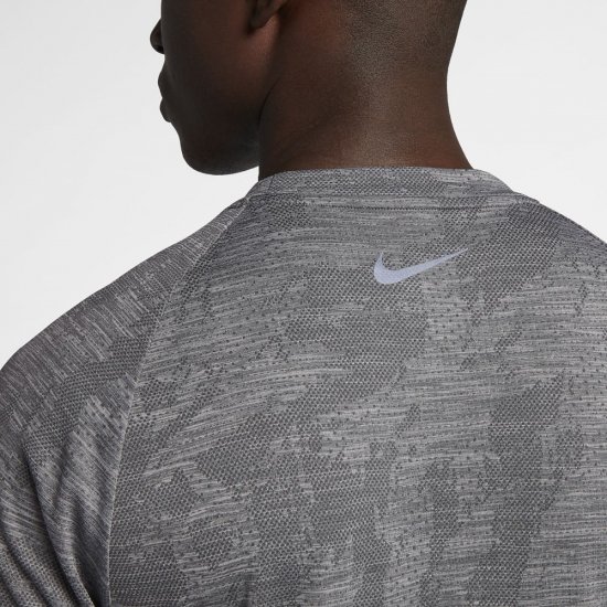 Nike Medalist | Gunsmoke / Atmosphere Grey - Click Image to Close