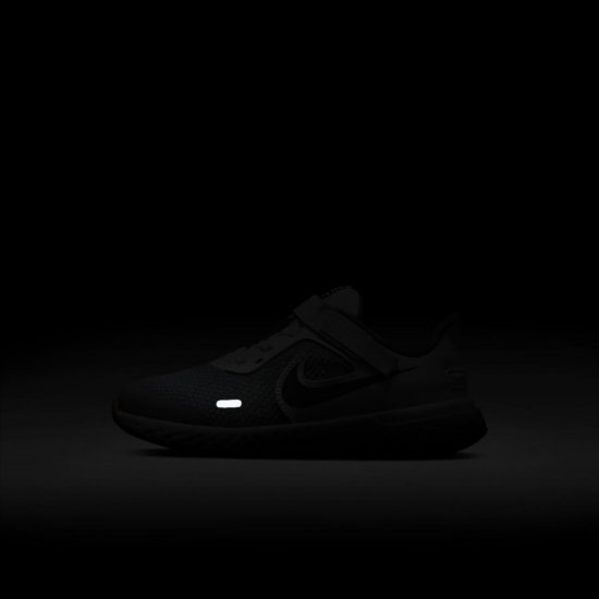 Nike Revolution 5 FlyEase | Light Smoke Grey / Photon Dust / Gum Medium Brown / Dark Smoke Grey - Click Image to Close