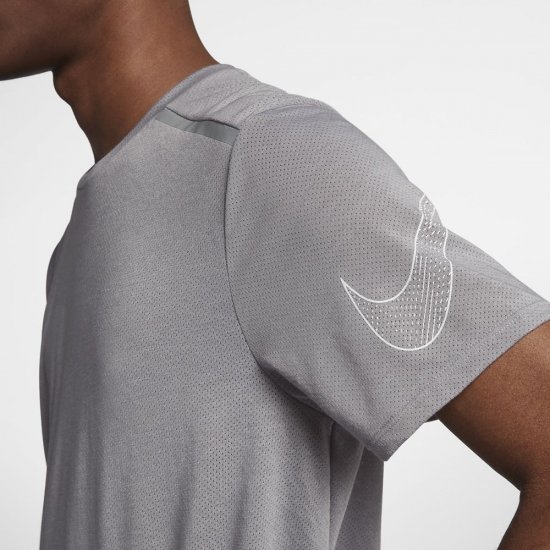 Nike Rise 365 | Atmosphere Grey / Metallic Silver - Click Image to Close
